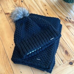 NWT L.L. Bean Wicked Cozy Hat and Scarf set. Women’s. Black.